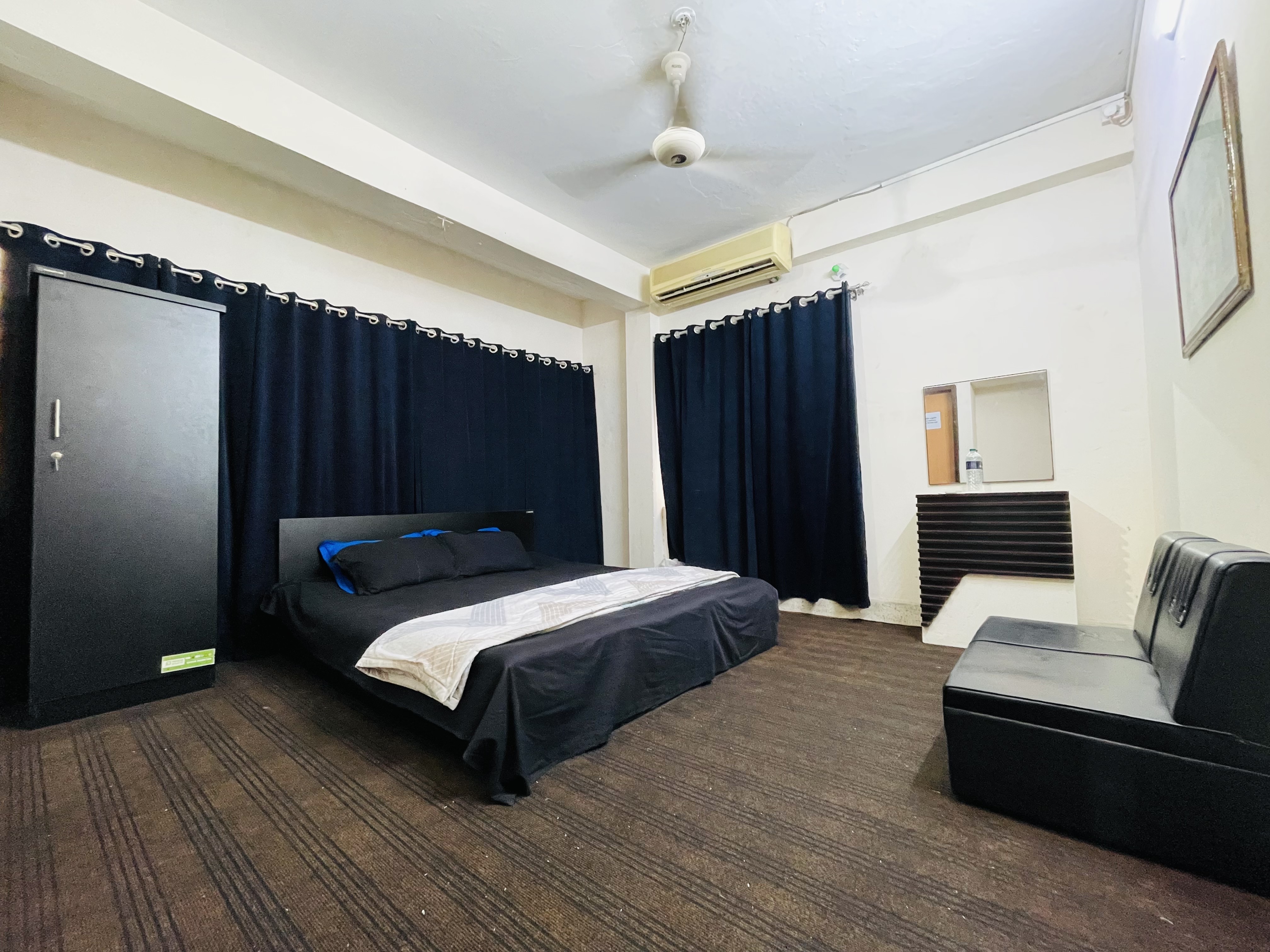 R3| Modern AC Bedroom with Attached Bath at Dhanmondi 8/A, (Old Dhanmondi 15)6355