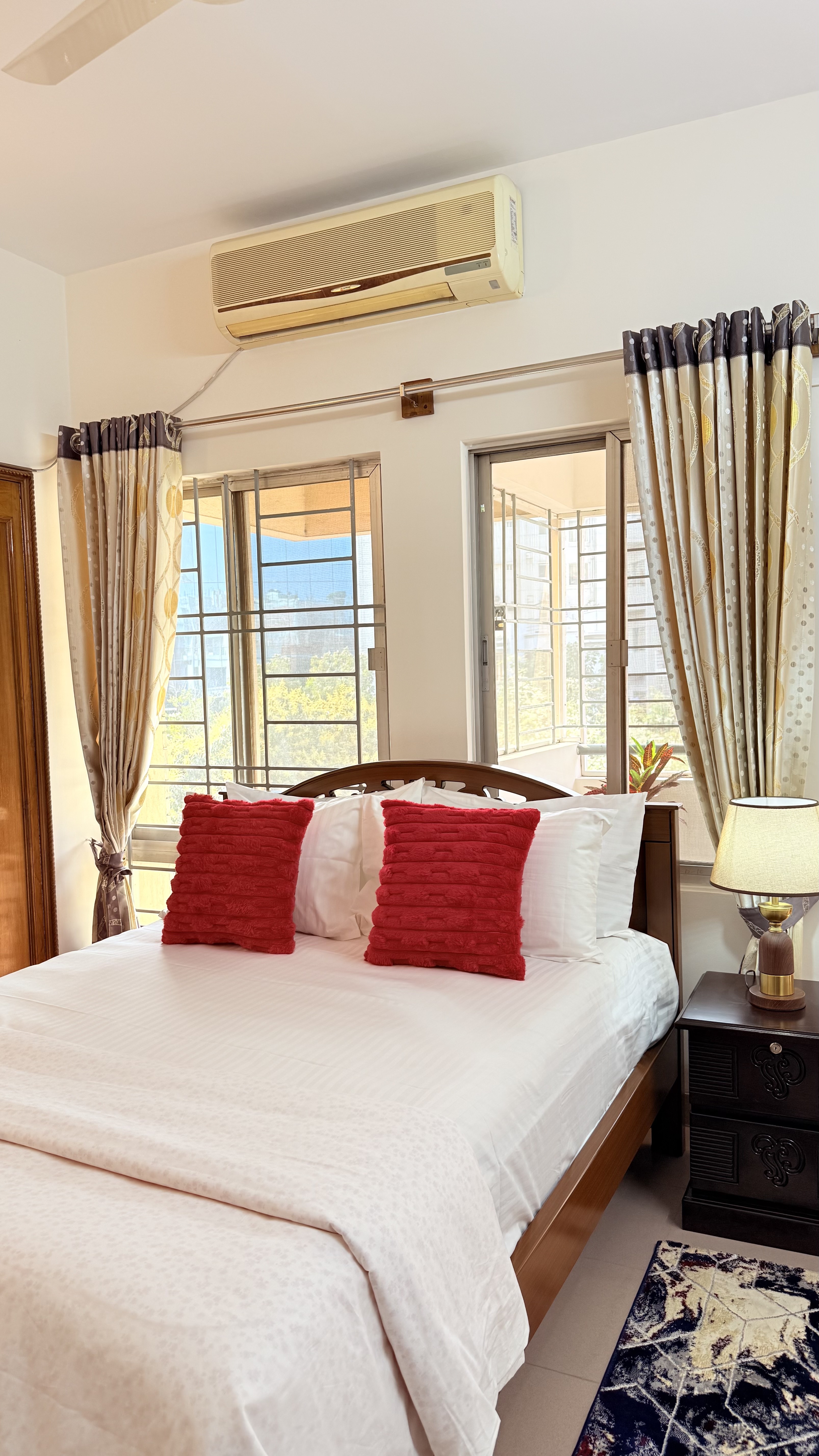 Classy Private AC Bedroom with Attached Washroom and Balcony at Banani Road 186237