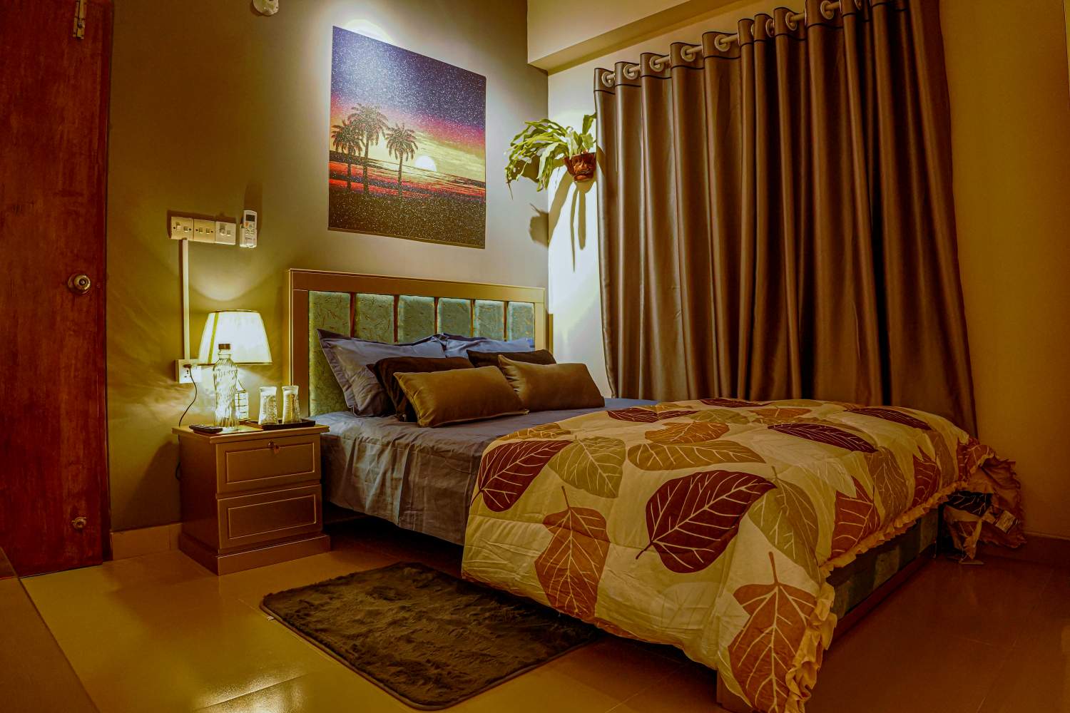 R2 Luxurious AC Bedroom|Couple Friendly Attached Washroom, Smart TV & Geyser | West Dhanmondi | Couple Friendly ๐โค๏ธ.3722