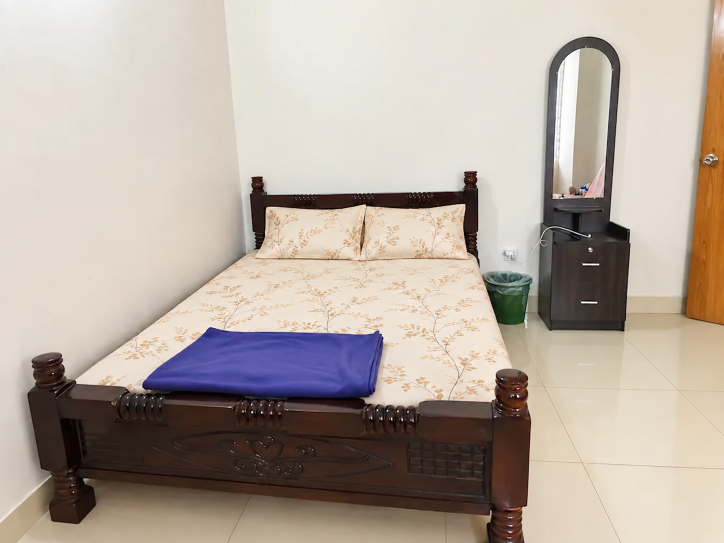 Comfortable Non-ac Bedroom with Attached Washroom and Balcony at Dakshin Banasree6473