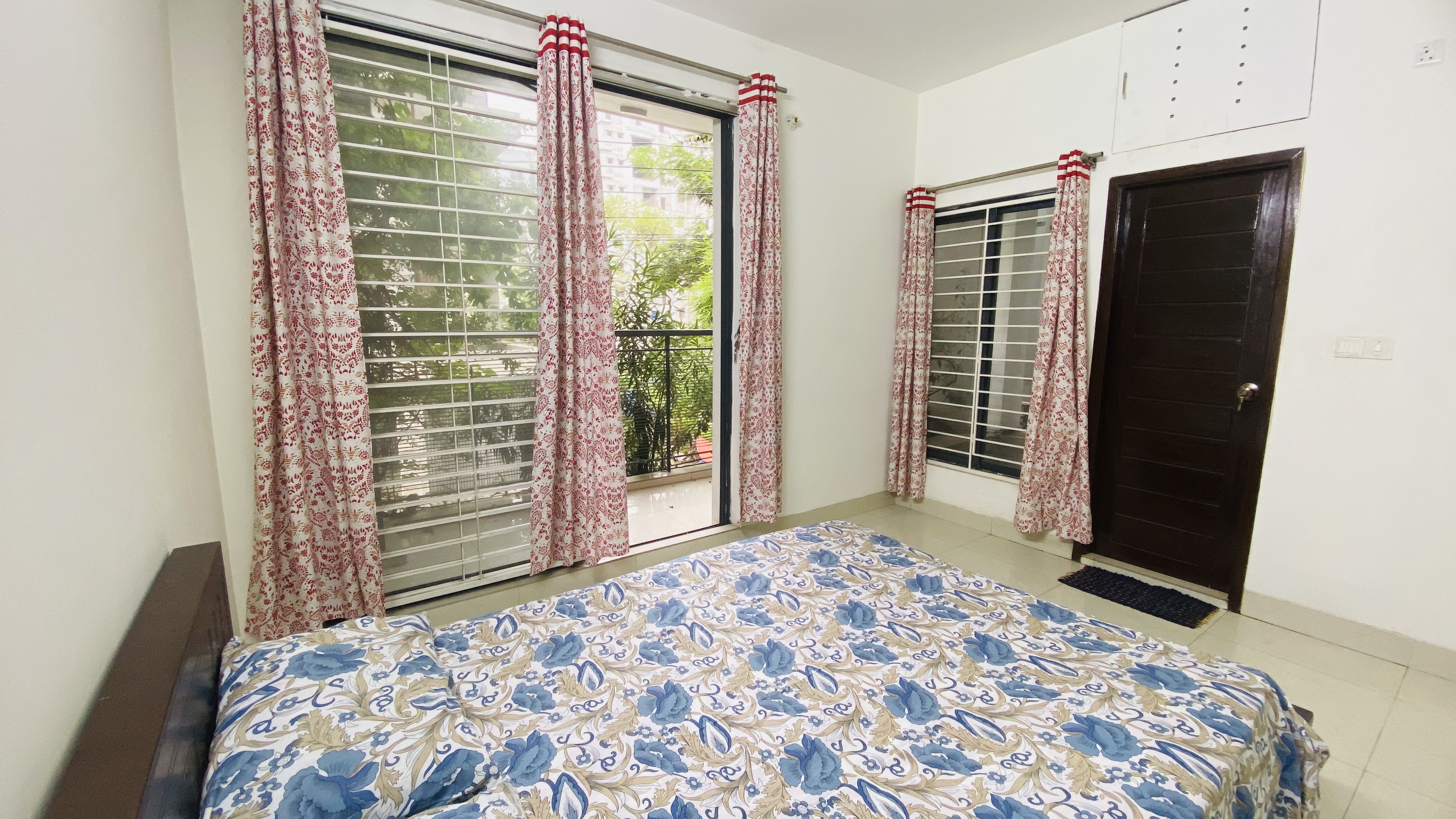 Spacious Private Bedroom with Attached Bath & Balcony at Bashundhara R/A | Block L7799
