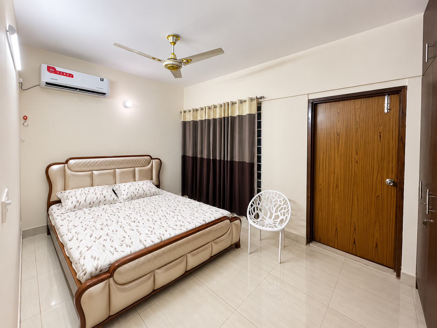 R2 | Comfortable AC Private Room with Attached Washroom & Balcony in Bashundhara R/A | Block D7690