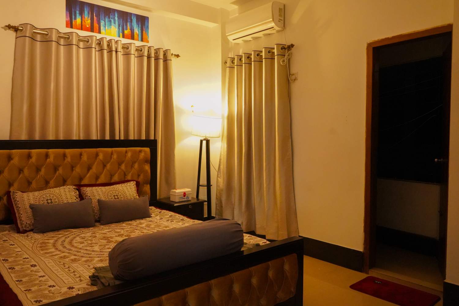 🥰AC Bedroom with Attached Washroom at Gulshan Niketon | Block A3177