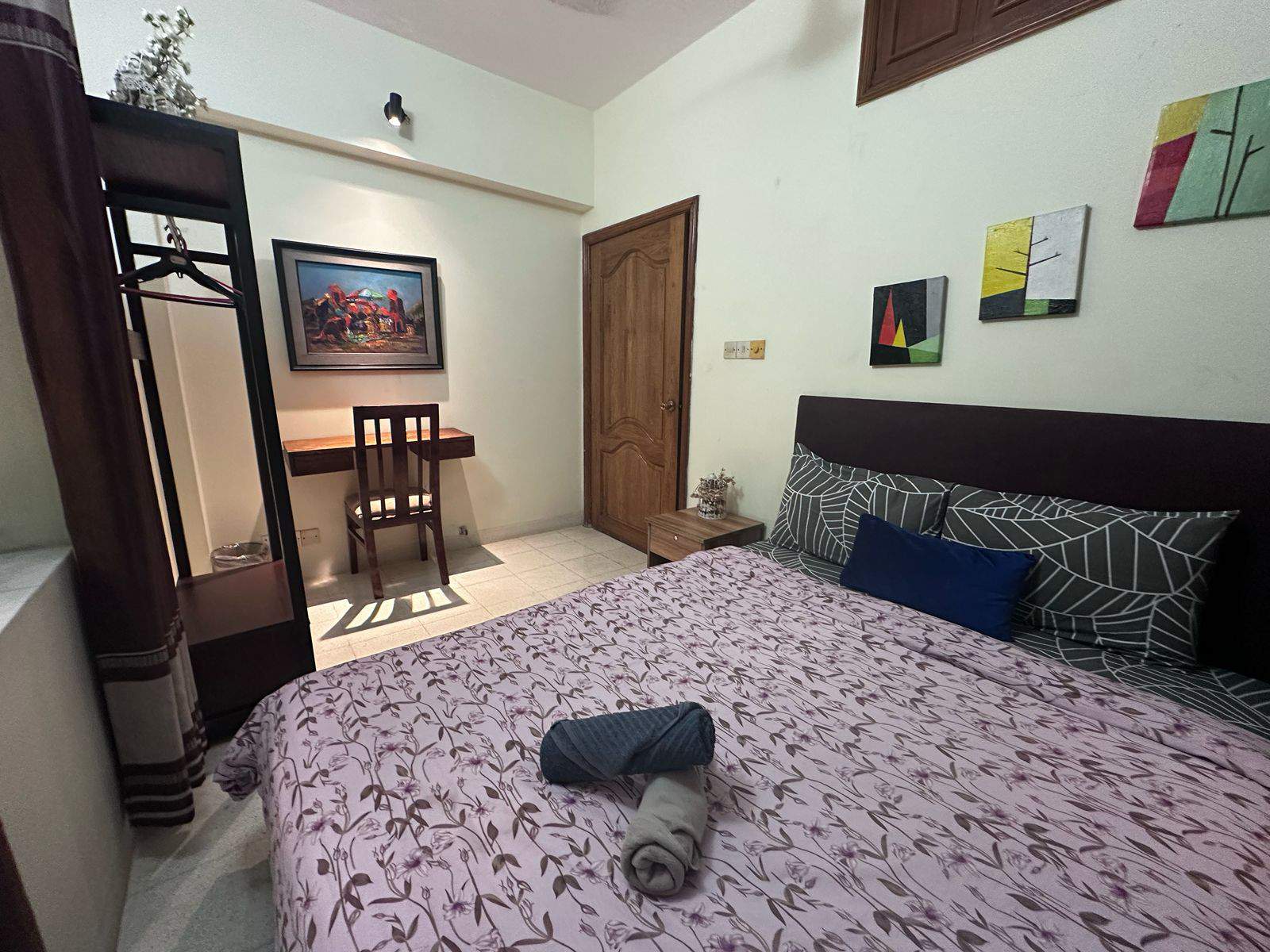 Cozy Secured AC Bedroom with Modern Facilities at Gulshan 2 | Road 43550