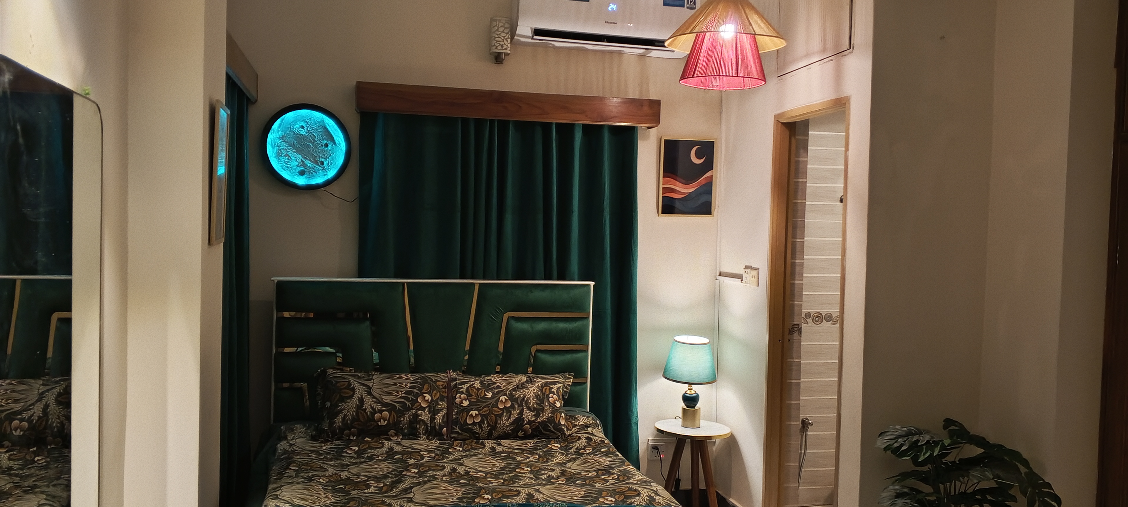 🔻|G1|Couple AC Studio Luxury(Entire Flat)Self check in Near Gulshan Lake.2581