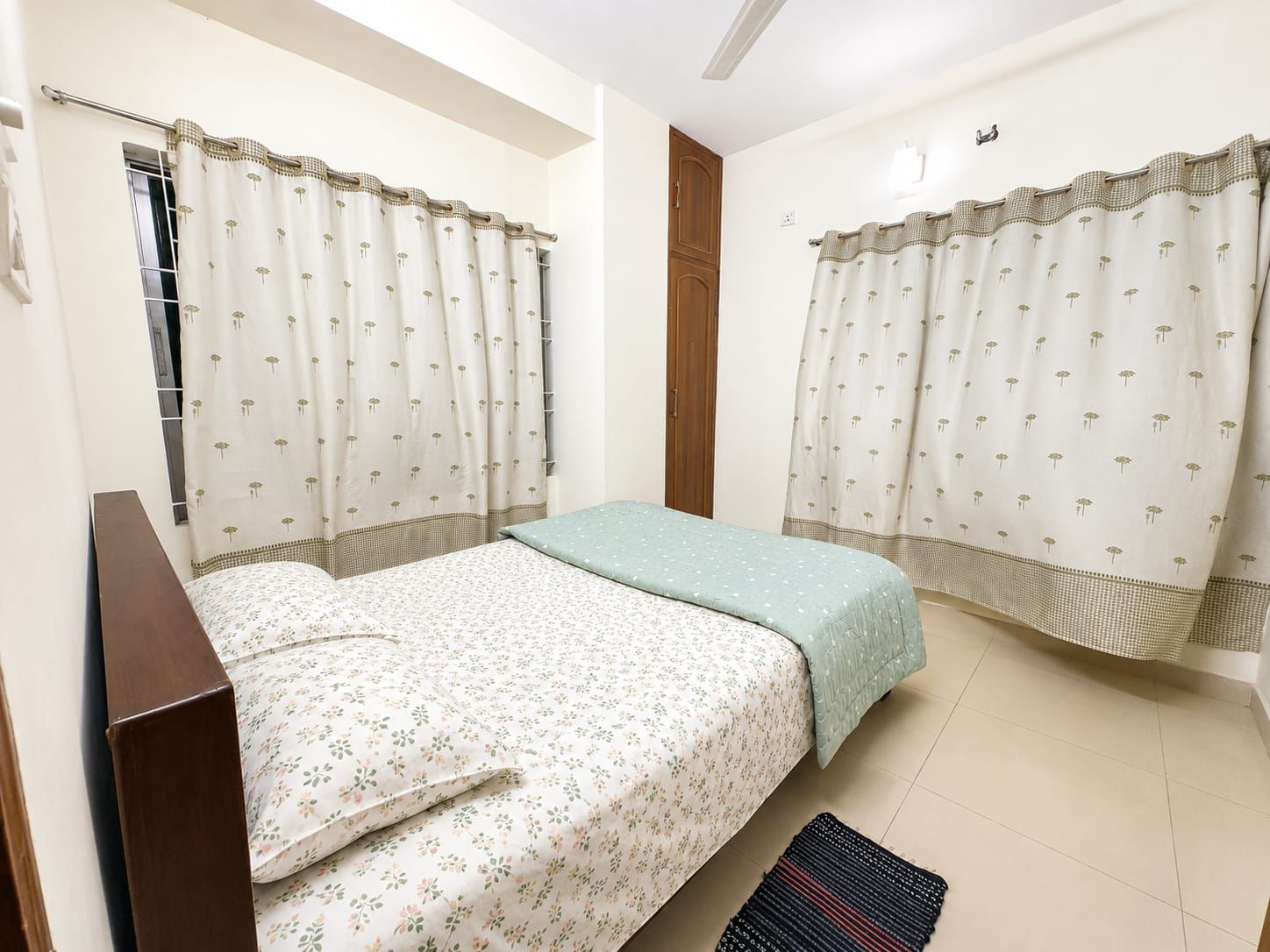 Private Bedroom with Common Washroom at Bashundhara R/A | Block i7098