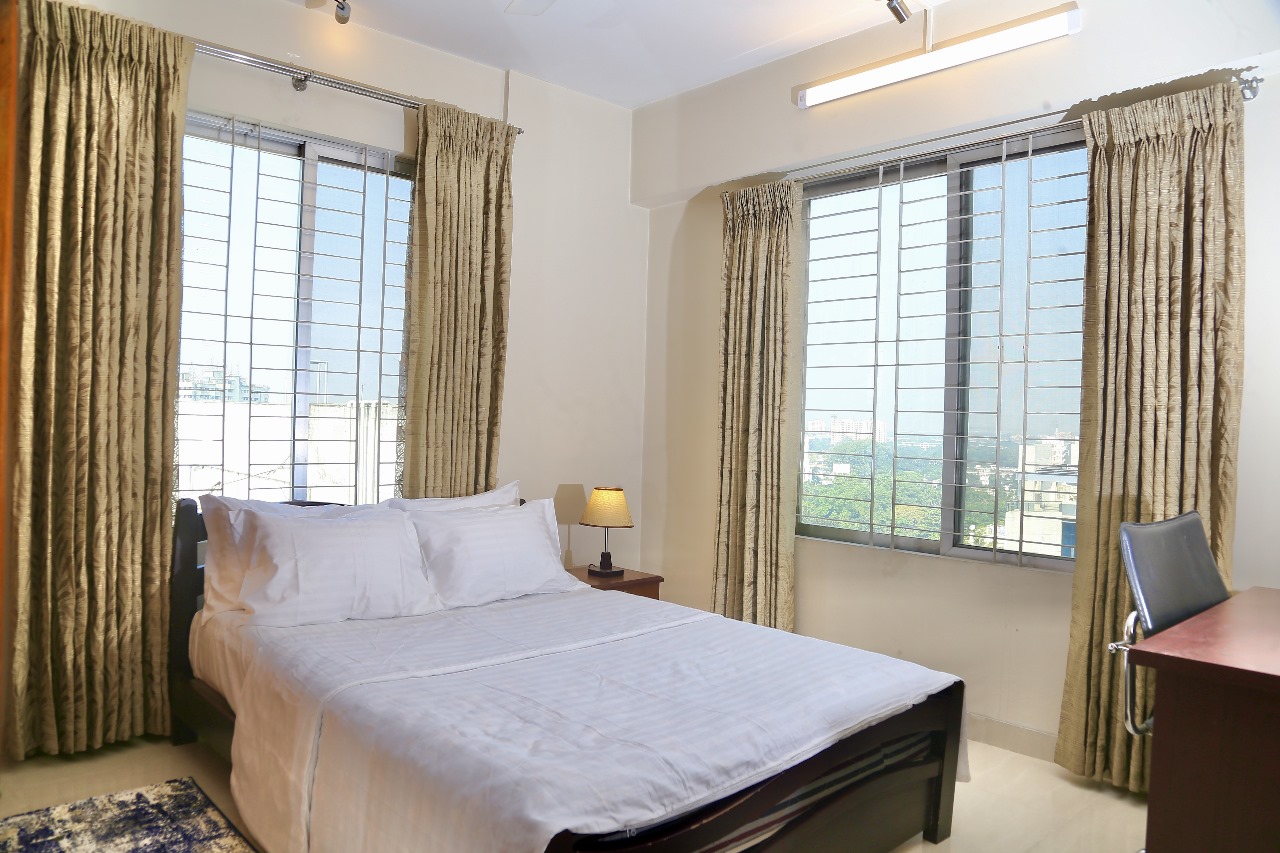 Luxurious AC Bedroom With Modern Facilities & Sky View at Banani Road 183647